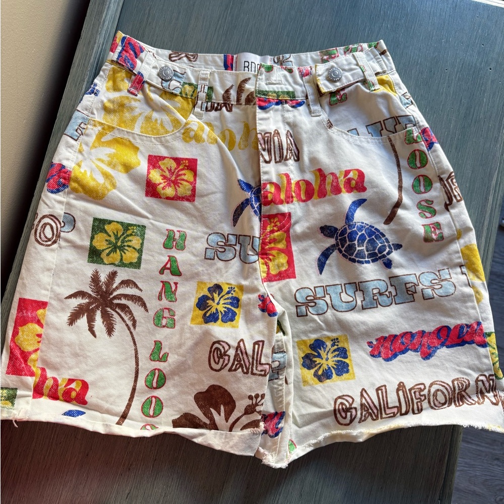 Urban Outfitters / BDG Hawaiian print Bermuda Shorts, Cotton, Size 26